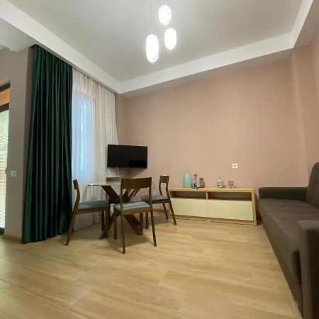 Lovely&cozy apartment! Kutaiszi Kültér fotó