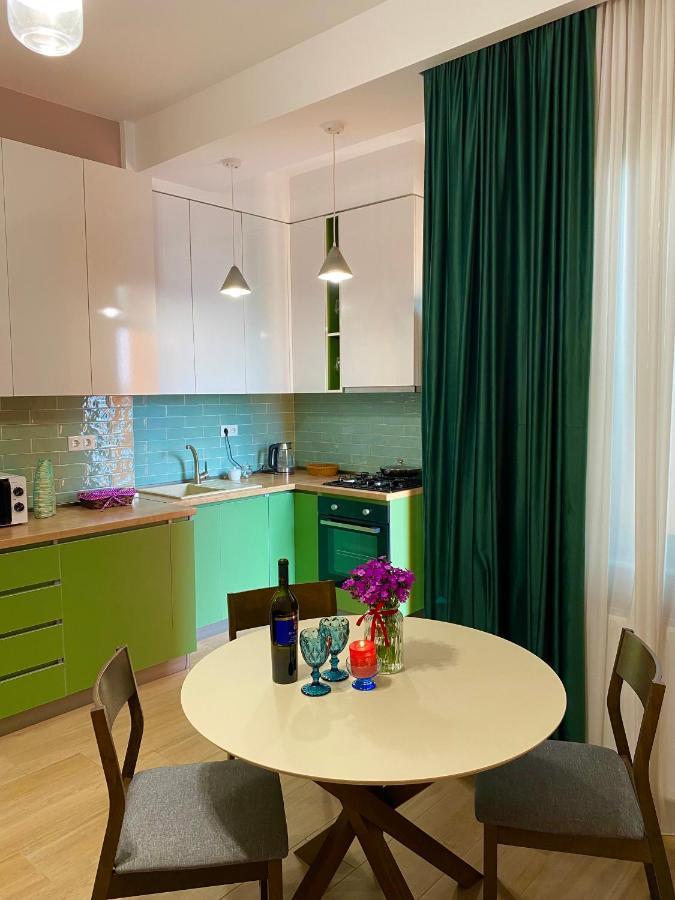 Lovely&cozy apartment! Kutaiszi Kültér fotó